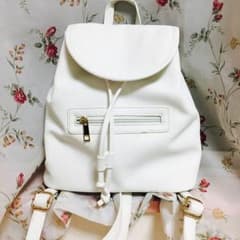 白 ホワイト レザー リュックのサムネイル