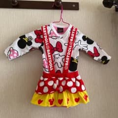ベビー服とスカートのサムネイル