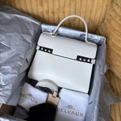 【極美品】DELVAUX デルヴォータンペートMM ホワイト ネオンパイピング 極美品】DELVAUX デルヴォータンペートMM ホワイト ネオンパイピングの