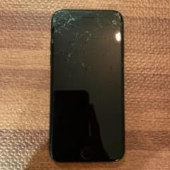iPhone 7 Black 128 GB au ジャンク品のサムネイル