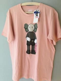 UNIQLO KAWS Tシャツのサムネイル