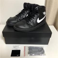 エアジョーダン1 MID 黒×白のサムネイル