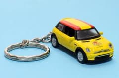☆ BMW ミニクーパーS☆スペイン☆キーホルダー☆国旗☆アクセサリー☆ミニカーのサムネイル