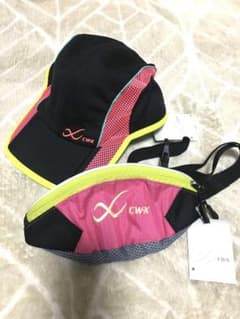 Xcw-x ワコール　帽子&ウェストポーチのセットのサムネイル
