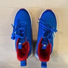 adidasスニーカー22のサムネイル