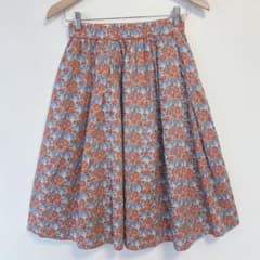 URBAN RESEARCH DOORS 花柄 フレアスカート FREEのサムネイル