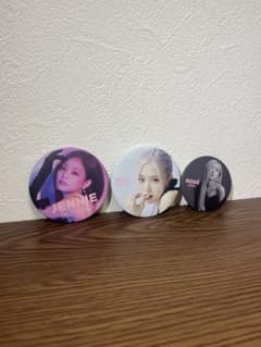 BLACKPINK ジェニー ロゼ ピンバッジ 3点セットのサムネイル