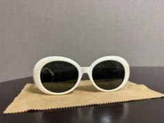 SAINT LAURENT SURF ホワイトサングラス　カートコバーン SAINT LAURENT SURF ホワイトサングラス カートコバーン - メルカリ