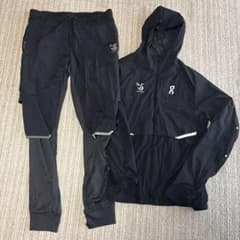 Onランニングウェア　上下セットのサムネイル