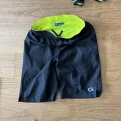 GapFit 水着 140サイズ 黒/黄のサムネイル