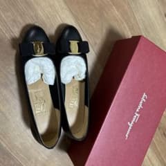 【超美品】Salvatore Ferragamo ブラック　5.5Cのサムネイル