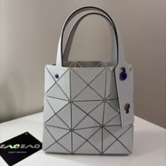BAO BAO ISSEY MIYAKE CARAT ライトグレー - メルカリ