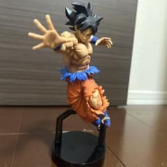 ドラゴンボール一番くじラストワン賞 孫悟空（身勝手の極意兆）フィギュアのサムネイル
