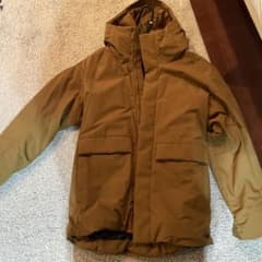 UNIQLO ハイブリッドダウンジャケット M ブラウンのサムネイル