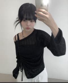 ワンオフショルダーギャザーリボン長袖Ｔシャツのサムネイル