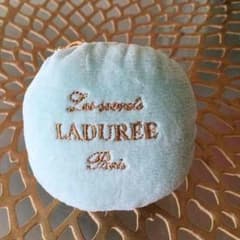 ♡peeeco様 専用♡ LADUREE アクセサリーポーチのサムネイル