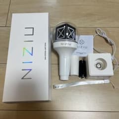 NiziU 公式ペンライト OFFICIAL LIGHT STICK - メルカリ