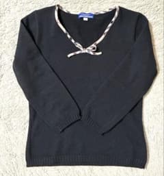 バーバリーブルーレーベル　黒ニットのサムネイル
