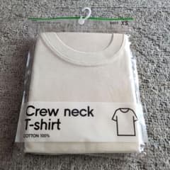GU　クルーネック　Tシャツ　新品　未開封　白　ベージュのサムネイル