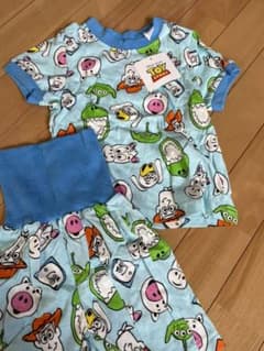 【新品未使用タグ付き】トイストーリー　腹巻付き半袖パジャマ 男の子 90のサムネイル