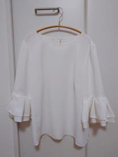 Aveniretoile白 トップス 袖フリルsize38 - メルカリ