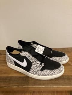 AIR JORDAN 1 RETRO LOW OG ブラックセメントのサムネイル
