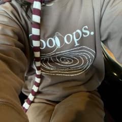 Ooooops. ブラウン　Spilling coffee sweat Sサイズ - 3