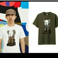 【緊急値下げ】UNIQLO×KAWSコラボのサムネイル