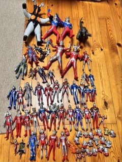 ウルトラマンフィギュア 約80体セットのサムネイル
