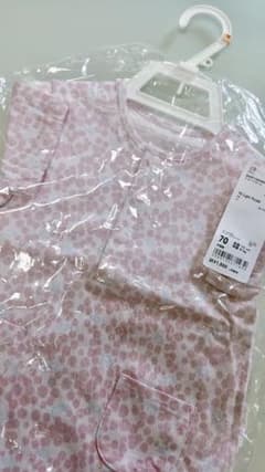 ユニクロ　ロンパース 夏　半袖  新品 70のサムネイル