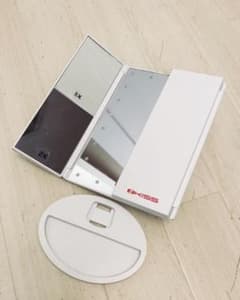 値下げ！ LED照明付き鏡  スタンドミラー ＆ウィッグまとめ売りのサムネイル