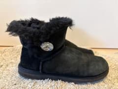 UGG ムートンブーツ ブラック ビジューボタンのサムネイル