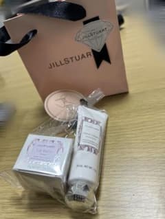 JILLSTUART ハンドクリーム & リップバーム セットのサムネイル