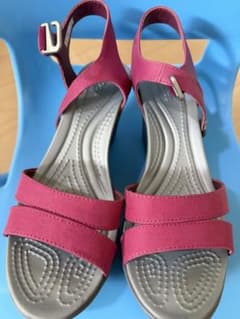 Crocs ウェッジソール サンダル ピンク W7のサムネイル