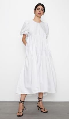 ZARA パフスリーブフレアーワンピースのサムネイル