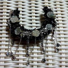 黒の花モチーフ 月形 ビーズ カスタムボールペン使用可能 バラは蓄光のサムネイル