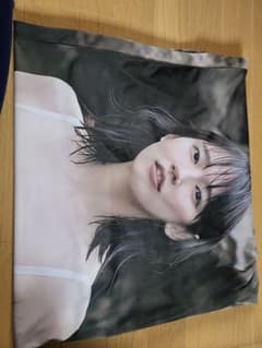 吉岡里帆　抱き枕カバーのサムネイル