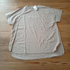 Samansa Mos2 スタンドネック刺繍ロゴTシャツ ベージュのサムネイル
