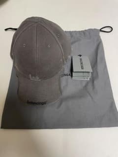 balenciaga グレーキャップ 収納袋付きのサムネイル