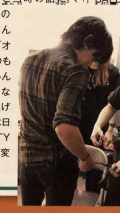 B'z 稲葉浩志　着用　チェックシャツ　ダメージのサムネイル