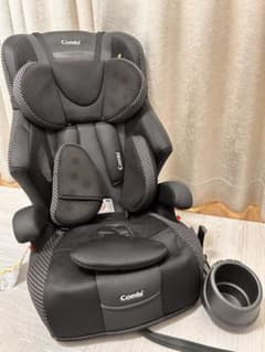 【1回のみ使用】Combi チャイルドシート ジュニアシート ブラックのサムネイル