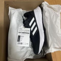 【新品】adidas ランニングシューズ24センチのサムネイル