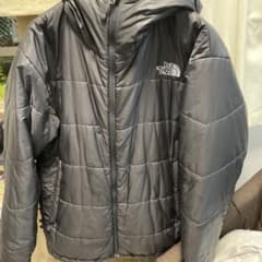 THE NORTH FACE ブラックダウンジャケットのサムネイル