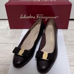Thumbnail of Salvatore Ferragamo パンプス ヴァラ VARA 22.5