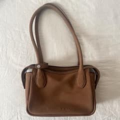 美品　CHARLES & KEITH ブラウン　バッグのサムネイル