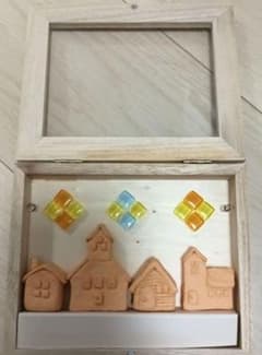 粘土製ミニチュア家セット 木箱入りのサムネイル