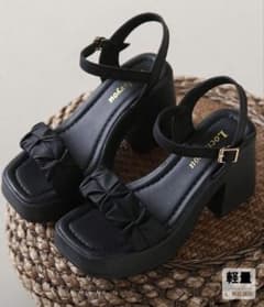 厚底 ストラップサンダル ブラック24.5のサムネイル