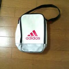 adidasバッグのサムネイル