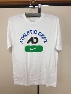 NIKEのTシャツのサムネイル