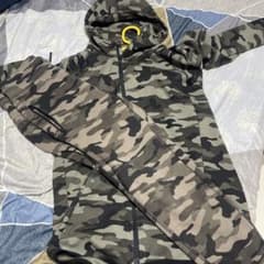 GapFit 迷彩柄 フード付きジャージ XXL 160cmのサムネイル